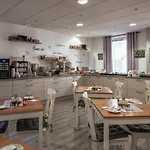 Regiohotel Wolmirstedter Hof - #autobahna2&a14 #fruehstuecksbuffet #toppreisleistung #wallbox 3*