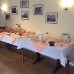 Regiohotel Wolmirstedter Hof - #autobahna2&a14 #fruehstuecksbuffet #toppreisleistung #wallbox Szálloda Wolmirstedt