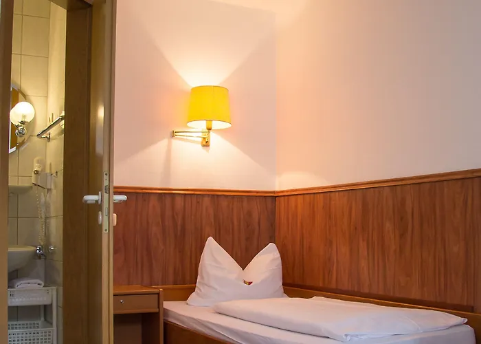 Regiohotel Wolmirstedter Hof - #autobahna2&a14 #fruehstuecksbuffet #toppreisleistung #wallbox فندق Wolmirstedt