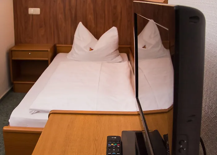 Regiohotel Wolmirstedter Hof - #autobahna2&a14 #fruehstuecksbuffet #toppreisleistung #wallbox 3*