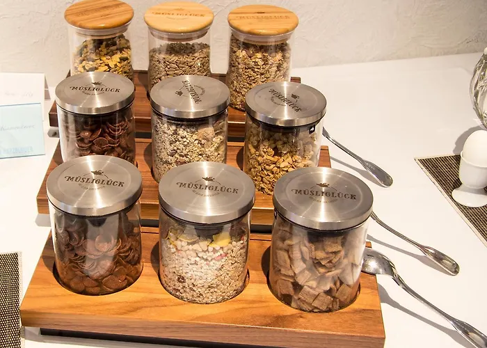 Regiohotel Wolmirstedter Hof - #autobahna2&a14 #fruehstuecksbuffet #toppreisleistung #wallbox Hotel 3*